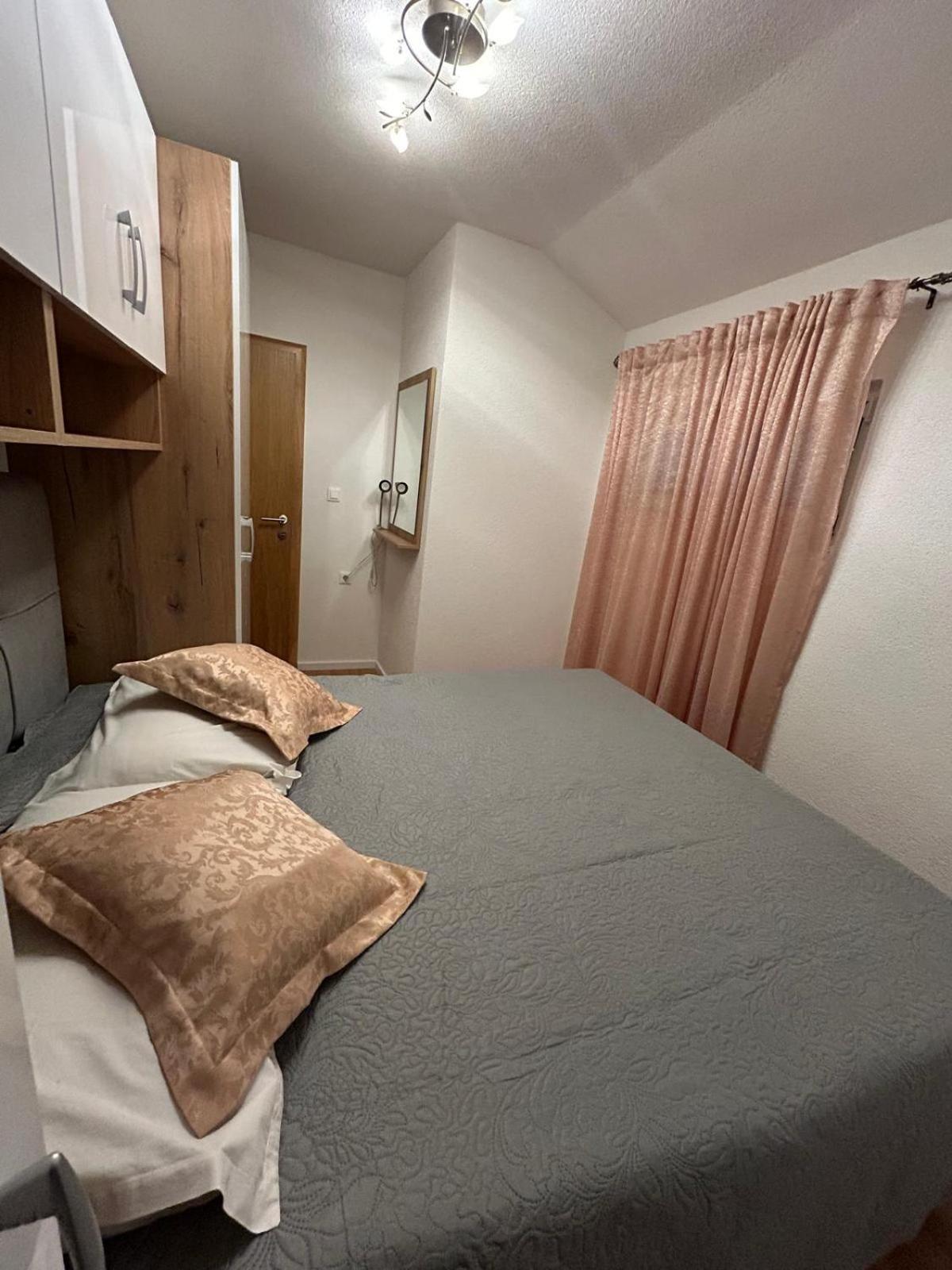 Apartment Lovre Topic บาชกาโวดา ภายนอก รูปภาพ