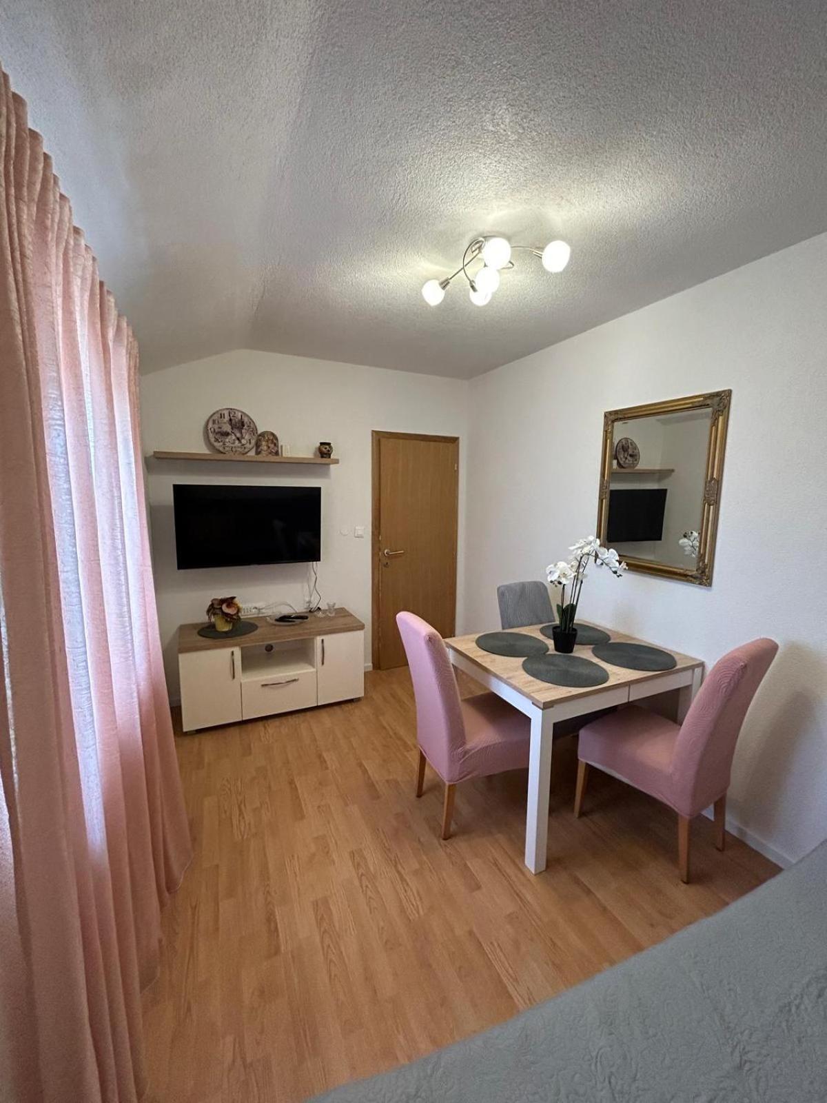 Apartment Lovre Topic บาชกาโวดา ภายนอก รูปภาพ