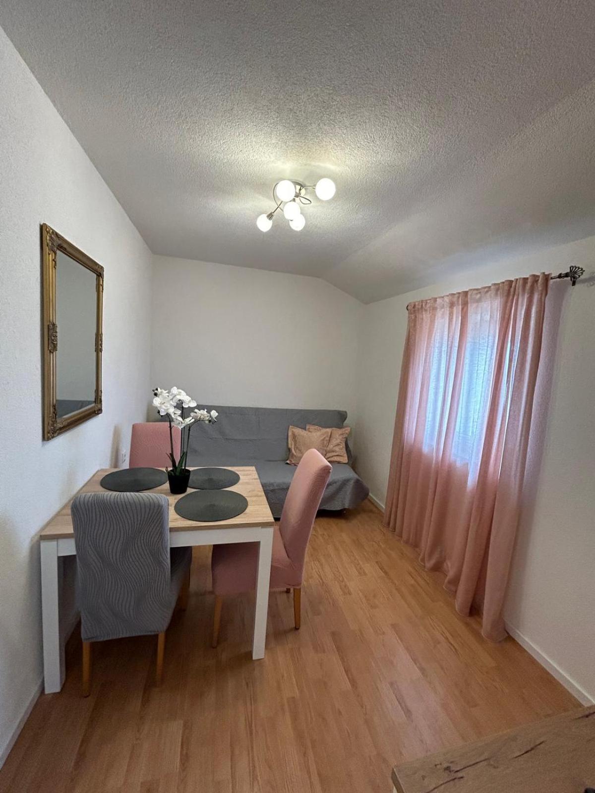 Apartment Lovre Topic บาชกาโวดา ภายนอก รูปภาพ